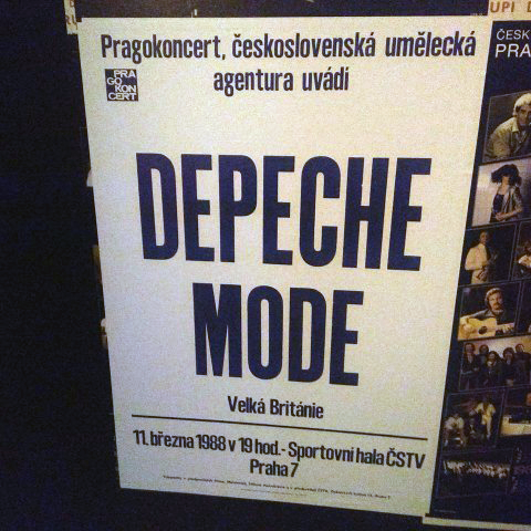 Ilustrativní: Pomozte ke vzniku a vydání knihy o pražském koncertě Depeche Mode 1988